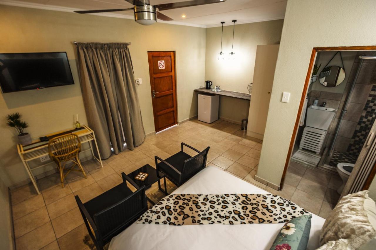 Pumbaa Wildlife Park & Accommodation Mbombela Exterior foto